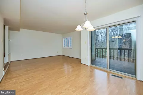 Living - 8566 Gwynedd Way, Springfield, VA 22153 photo 7 of 13