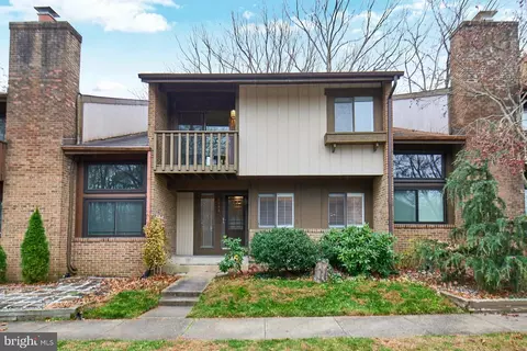 Exterior - 8566 Gwynedd Way, Springfield, VA 22153 photo 2 of 10
