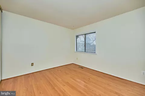 Bedroom - 8566 Gwynedd Way, Springfield, VA 22153 photo 5 of 8