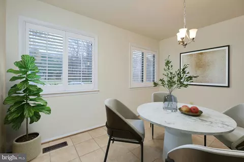 Dining - 8566 Gwynedd Way, Springfield, VA 22153 photo 2 of 3