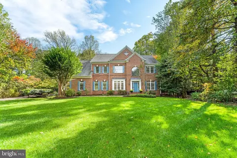 12197 Wild Horse Dr, Fairfax, VA 22033