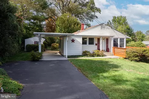 7124 Wade Pl, Falls Church, VA 22042