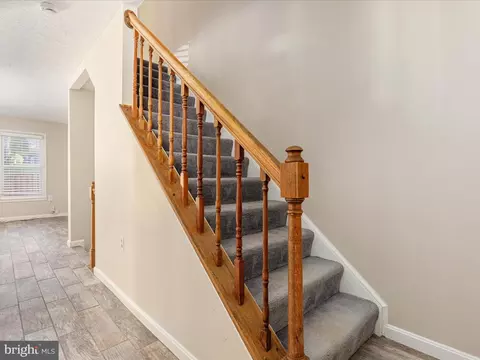 Entry Way - 7219 Kousa Ln, Springfield, VA 22152 photo 2 of 2