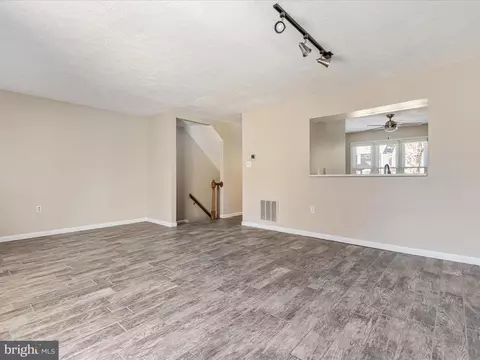 Living - 7219 Kousa Ln, Springfield, VA 22152 photo 3 of 4