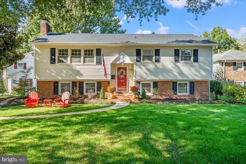 2000 Volley Ct, Alexandria, VA 22308