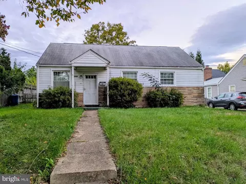 7004 Kenfig Dr, Falls Church, VA 22042