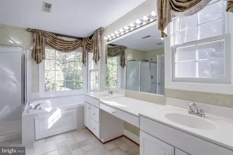 9370 Colbert Ct, Fairfax, VA 22032 photo 31