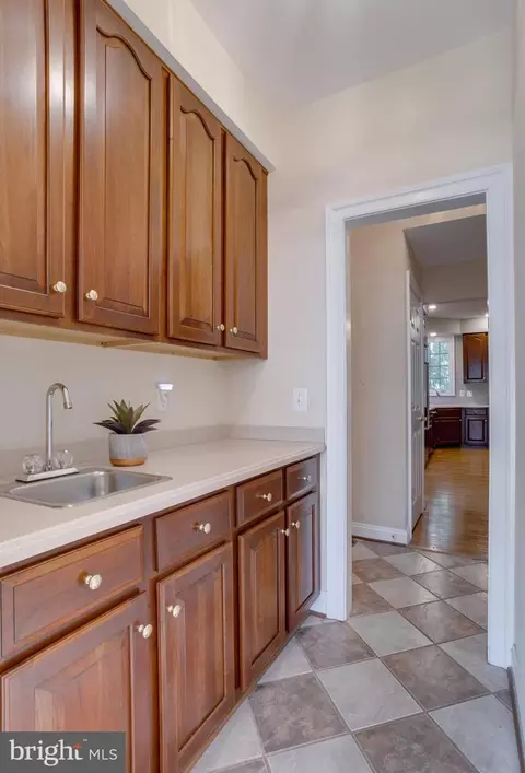 9370 Colbert Ct, Fairfax, VA 22032 photo 19