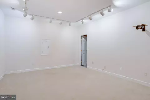 9370 Colbert Ct, Fairfax, VA 22032 photo 40