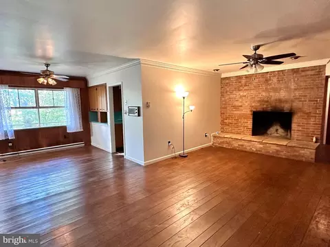 7230 Lackawanna Dr, Springfield, VA 22150 photo 2