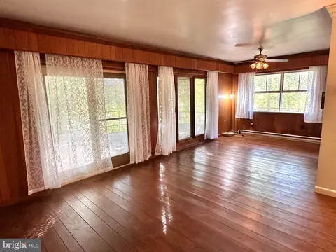 7230 Lackawanna Dr, Springfield, VA 22150 photo 3