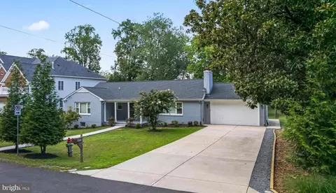 6616 Kirby Ct, Falls Church, VA 22043