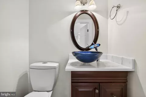 Bath - 11430 Links Dr, Reston, VA 20190 photo 1 of 4