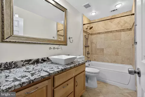 Bath - 11430 Links Dr, Reston, VA 20190 photo 3 of 4