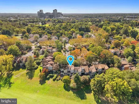 View/Area - 11430 Links Dr, Reston, VA 20190 photo 1 of 5