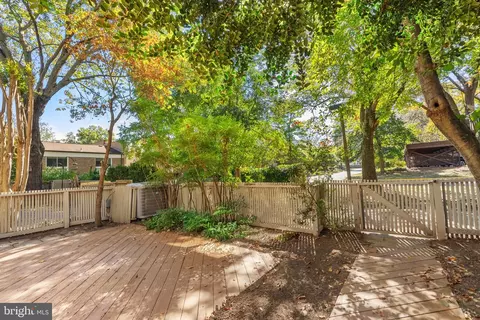 Exterior - 11430 Links Dr, Reston, VA 20190 photo 5 of 6