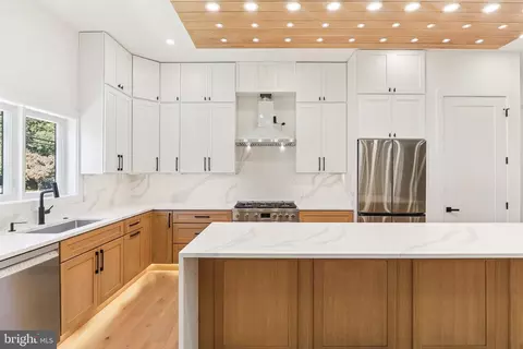 Kitchen - 5206 Ferndale St, Springfield, VA 22151 photo 2 of 2