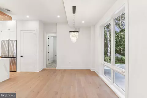 Entry Way - 5206 Ferndale St, Springfield, VA 22151 photo 5 of 17