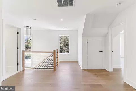 Entry Way - 5206 Ferndale St, Springfield, VA 22151 photo 12 of 17
