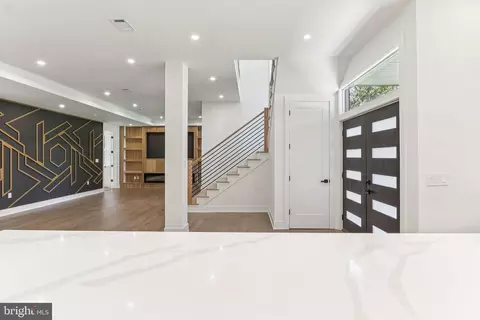 Entry Way - 5206 Ferndale St, Springfield, VA 22151 photo 6 of 17