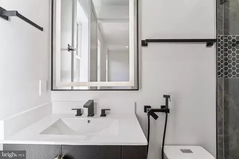 Bath - 5206 Ferndale St, Springfield, VA 22151 photo 7 of 12