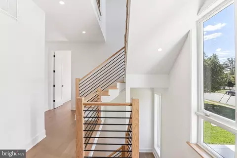 Entry Way - 5206 Ferndale St, Springfield, VA 22151 photo 8 of 17