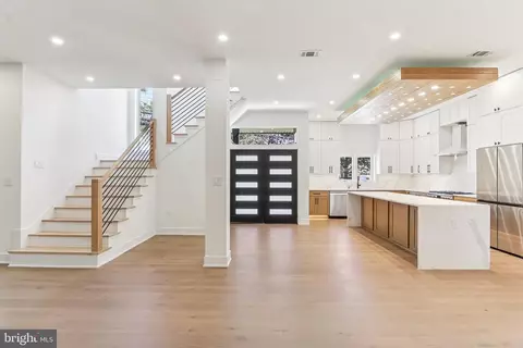 Entry Way - 5206 Ferndale St, Springfield, VA 22151 photo 1 of 17