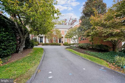 7252 Evans Mill Rd, Mclean, VA 22101 photo 4