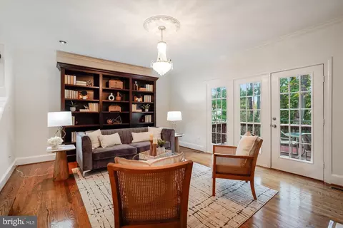 7252 Evans Mill Rd, Mclean, VA 22101 photo 9