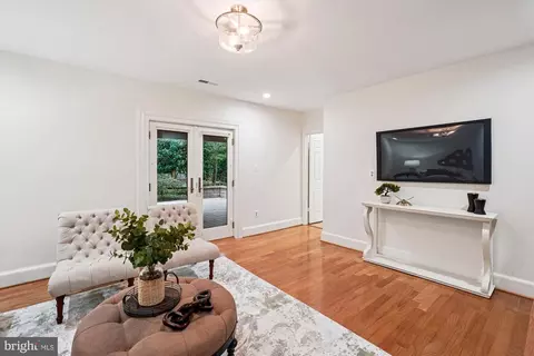 7252 Evans Mill Rd, Mclean, VA 22101 photo 46
