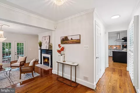 7252 Evans Mill Rd, Mclean, VA 22101 photo 5