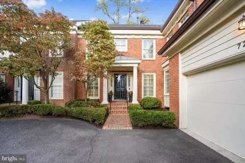 7252 Evans Mill Rd, Mclean, VA 22101 photo 3