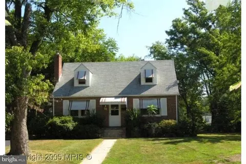2863 Rogers Dr, Falls Church, VA 22042