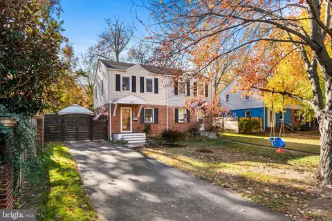 2101 Farrington Ave, Alexandria, VA 22303