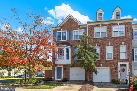 6311 Burgundy Leaf Ln, Alexandria, VA 22312