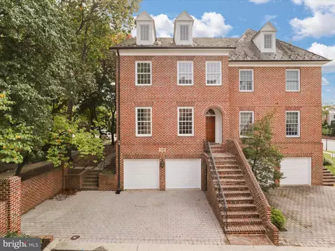 1125 Kensington Rd, Mclean, VA 22101