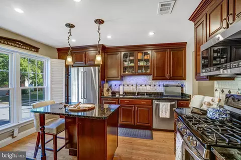 Kitchen - 7714 Shootingstar Dr, Springfield, VA 22152 photo 2 of 6