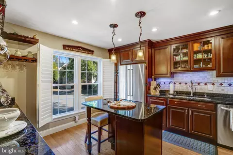 Kitchen - 7714 Shootingstar Dr, Springfield, VA 22152 photo 5 of 6
