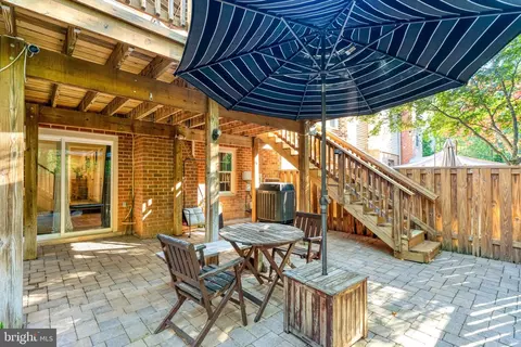Exterior - 7714 Shootingstar Dr, Springfield, VA 22152 photo 5 of 13