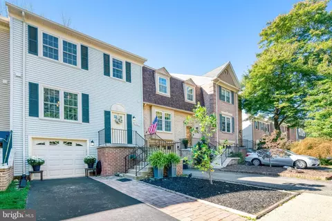 Exterior - 7714 Shootingstar Dr, Springfield, VA 22152 photo 2 of 13