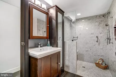 Bath - 7714 Shootingstar Dr, Springfield, VA 22152 photo 2 of 4