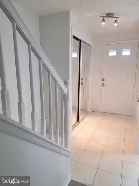 Entry Way - 8312 Brookvale Ct, Springfield, VA 22153 photo 2 of 9
