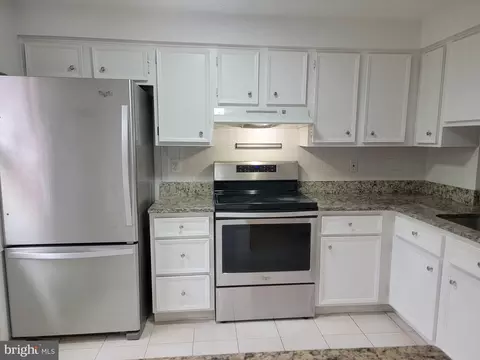 Kitchen - 8312 Brookvale Ct, Springfield, VA 22153 photo 4 of 6