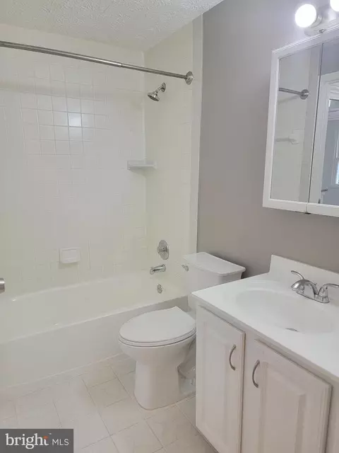 Bath - 8312 Brookvale Ct, Springfield, VA 22153 photo 1 of 2