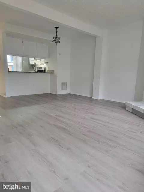 Living - 8312 Brookvale Ct, Springfield, VA 22153 photo 1 of 3