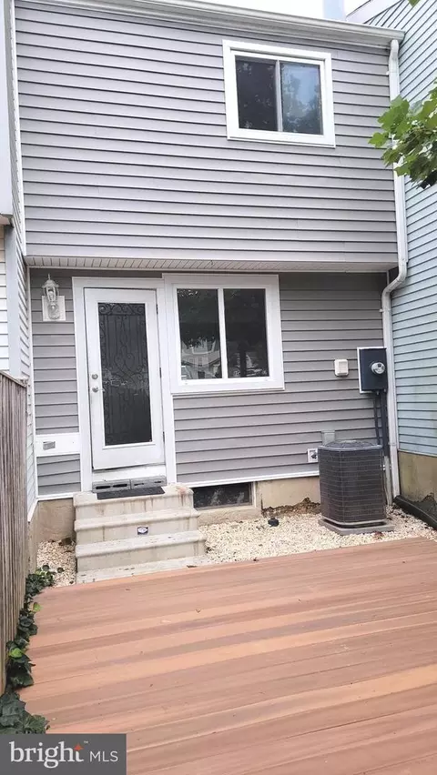 Exterior - 8312 Brookvale Ct, Springfield, VA 22153 photo 5 of 7