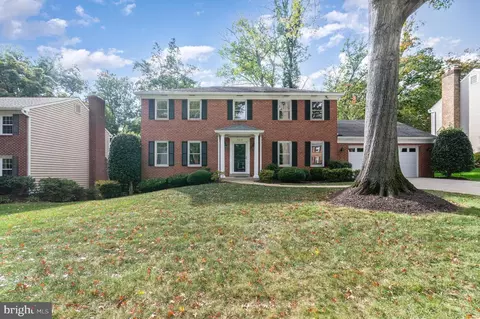 5413 Waycross Dr, Alexandria, VA 22310