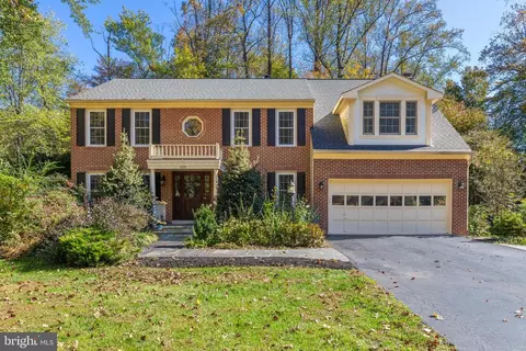 6305 Barsky Ct, Fairfax Station, VA 22039