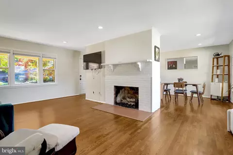 7836 Anson Ct, Springfield, VA 22152 photo 9