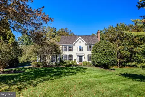 1200 Chadsworth Ct, Mclean, VA 22102